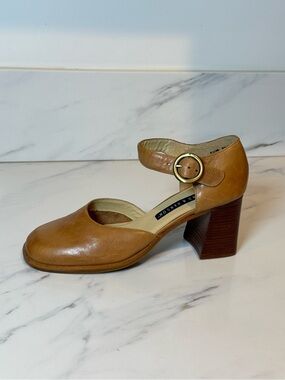 Vintage leather hillard and Hanson  block mary Jane heel